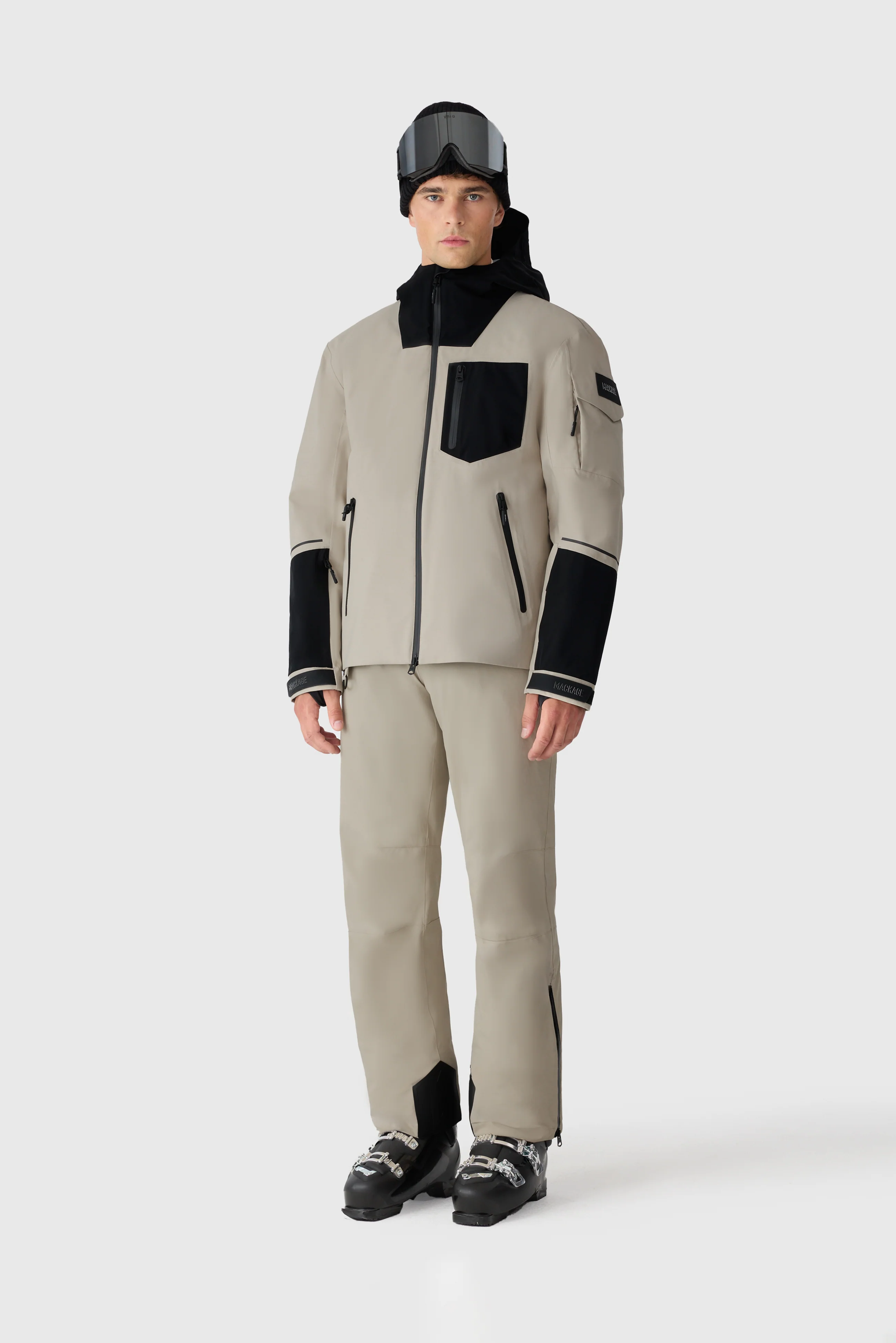 HOLLIS - Image 10