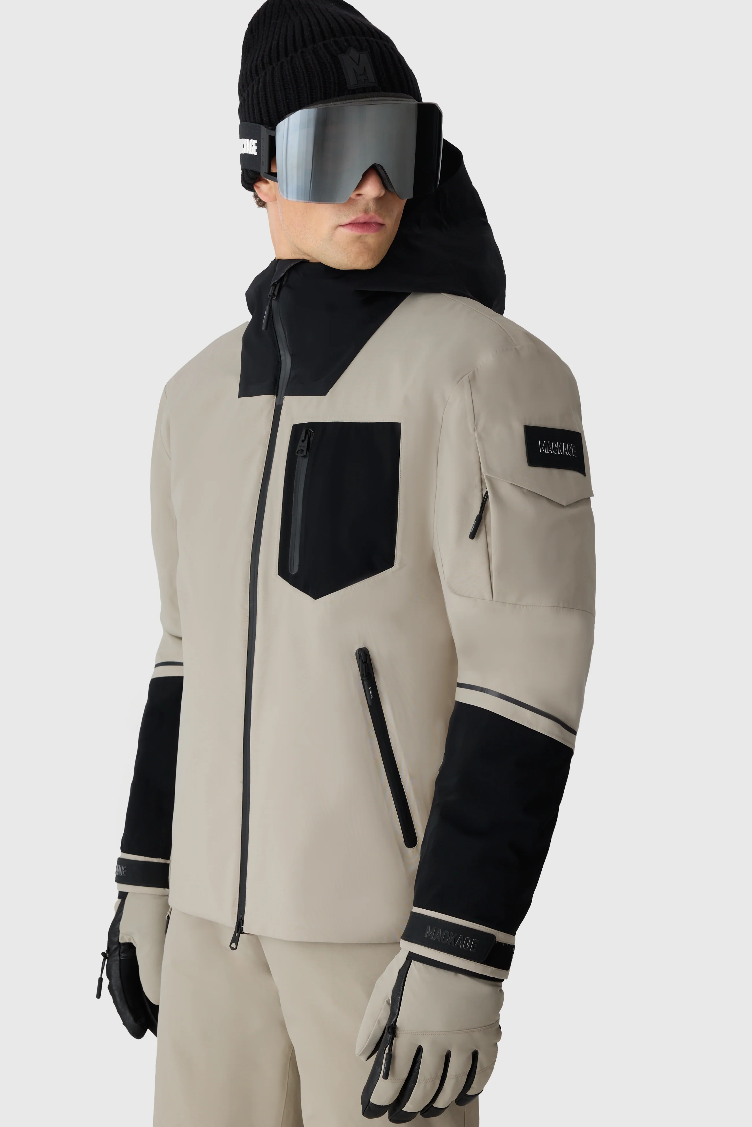 HOLLIS - Image 13