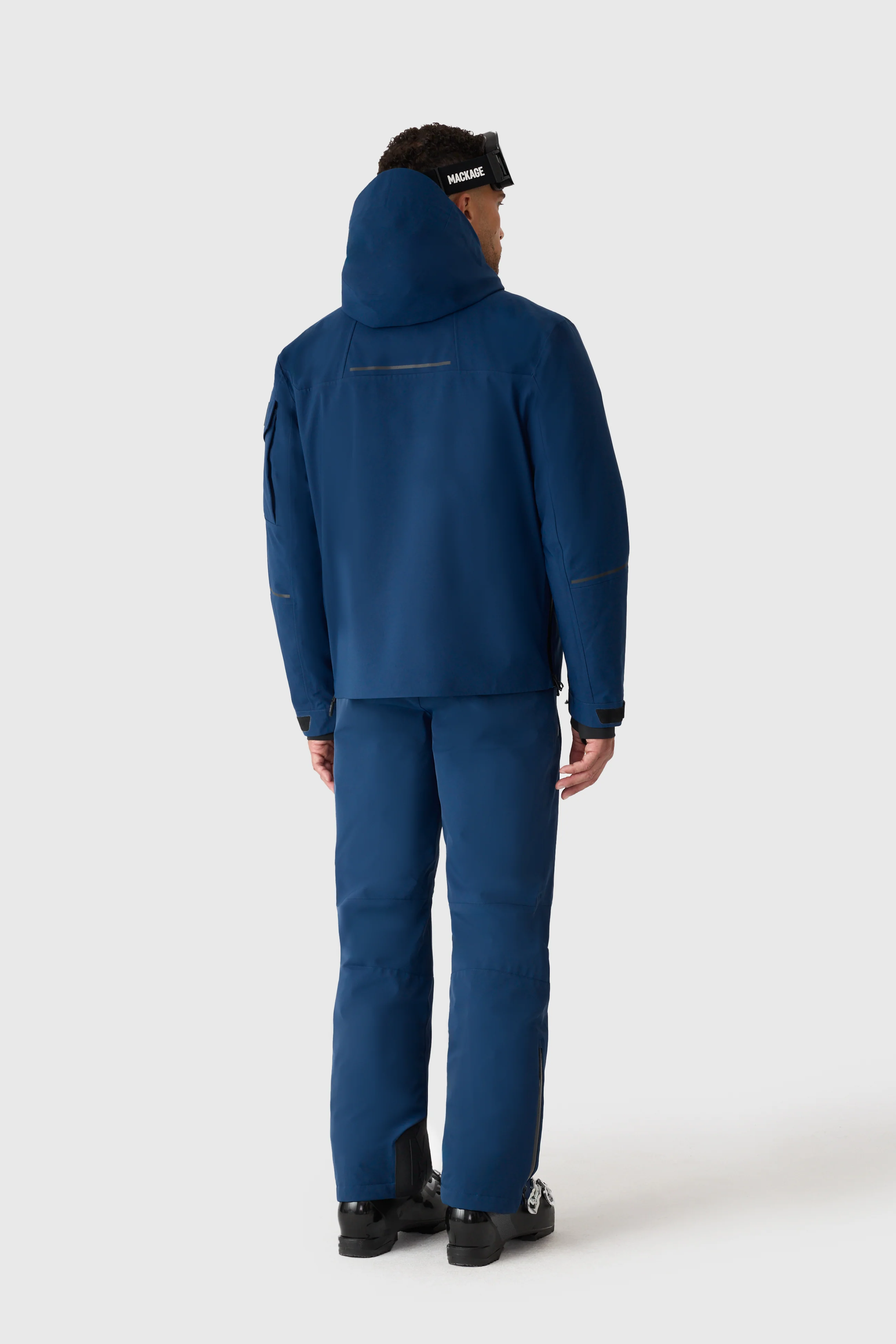 HOLLIS - Image 30