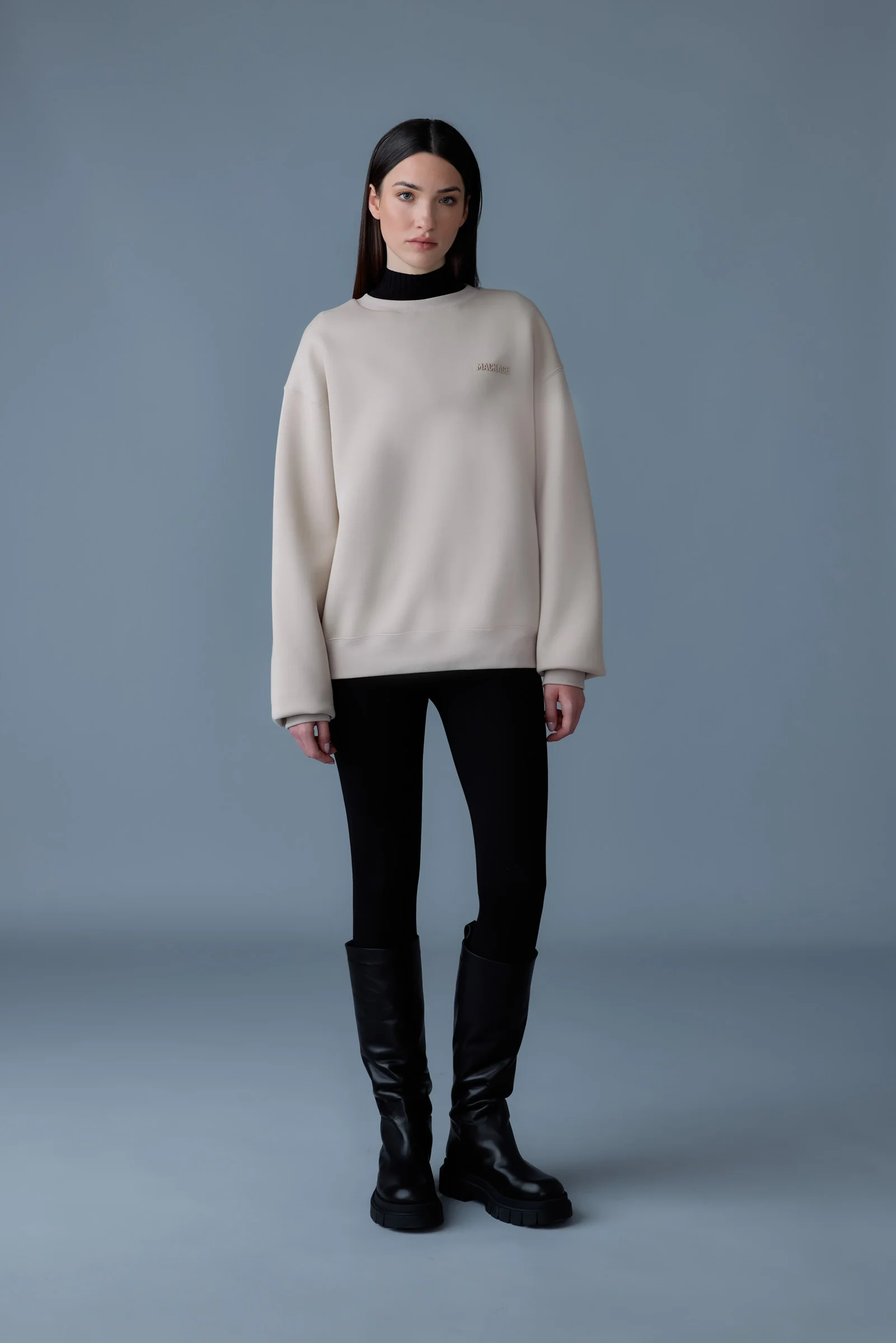 JULIAN - Image 34